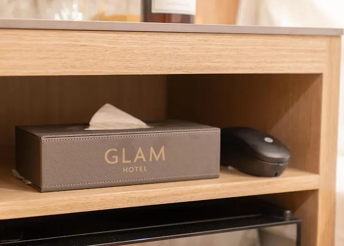 Glam Hotel