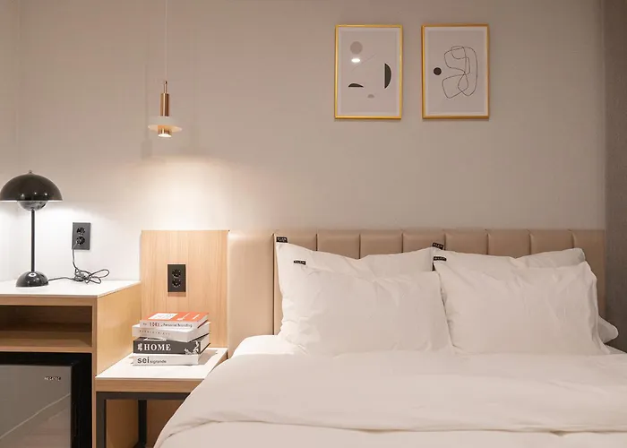 Hotel Glam *