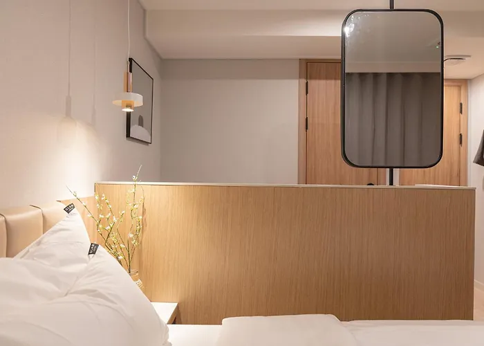 Glam Hotel